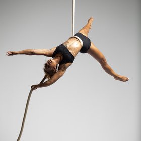 Female short rope 1 — figure reference